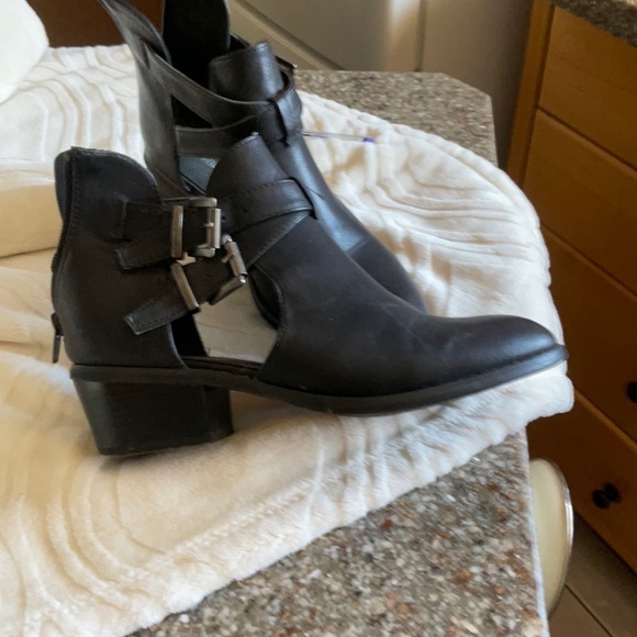 Black leather boot with cut outs - Picture 2 of 2